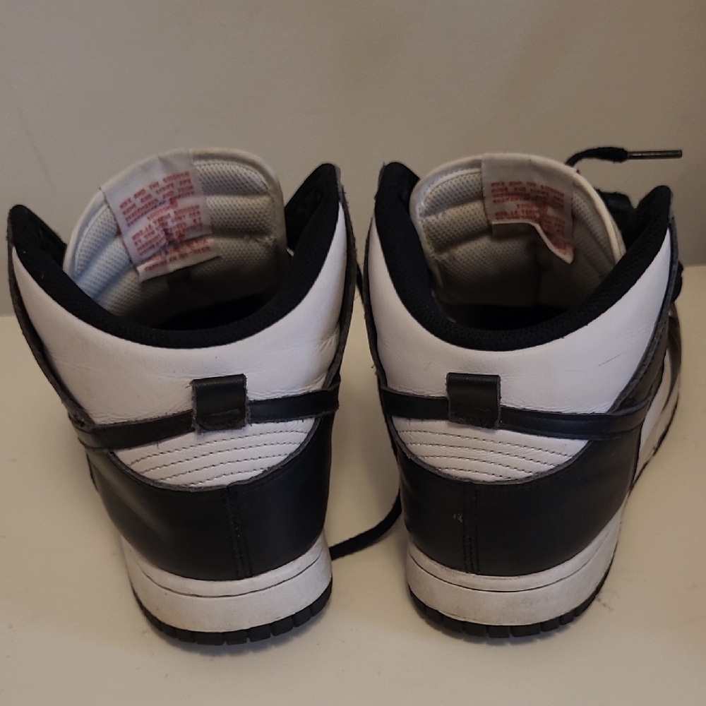 Nike Black and White Sneakers - Picture 6 of 13